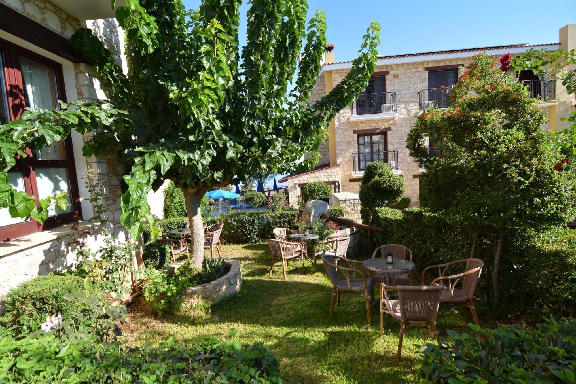 Palates Hotel Dhrousha Экстерьер фото